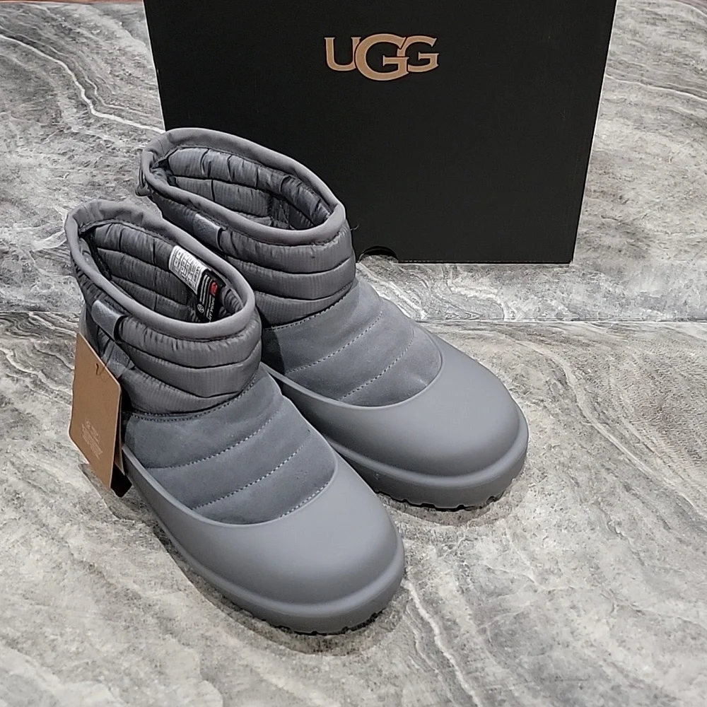 NIB Men's UGG Pull-on Boots